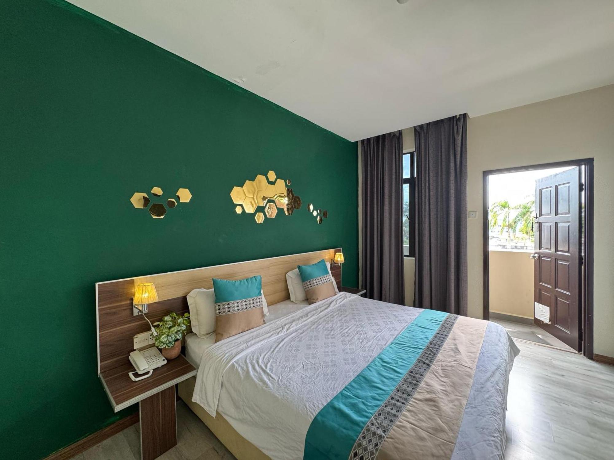 K Garden Hotel Bagan Serai Bagian luar foto